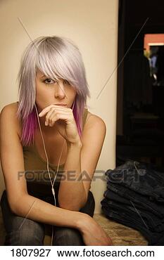 Picture - portrait of a 
woman. fotosearch 
- search stock 
photos, pictures, 
images, and photo 
clipart