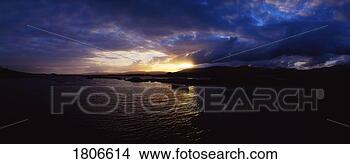 Stock Photo - co kerry, kenmare 
bay, ring of kerry, 
ireland. fotosearch 
- search stock 
photos, pictures, 
images, and photo 
clipart