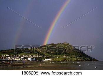 Stock Image - co wicklow, bray 
head and beach, 
ireland. fotosearch 
- search stock 
photos, pictures, 
images, and photo 
clipart