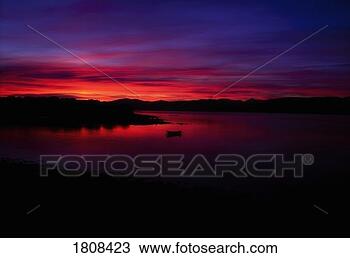 Stock Photo - kenmere river 
near sneem, ring 
of kerry, co kerry, 
ireland. fotosearch 
- search stock 
photos, pictures, 
images, and photo 
clipart