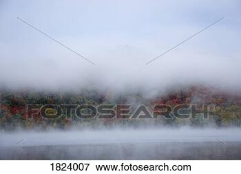 Picture - lac superior, 
mont tremblant, 
quebec, canada. 
fotosearch - search 
stock photos, 
pictures, images, 
and photo clipart