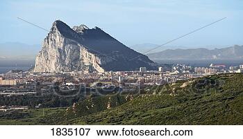 Picture - view to gibraltar, 
 near la línea 
de la concepción, 
 cadiz province. 
fotosearch - search 
stock photos, 
pictures, images, 
and photo clipart