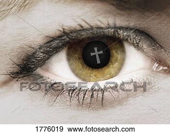 danta von gomez Cross-reflected-eye_~1776019