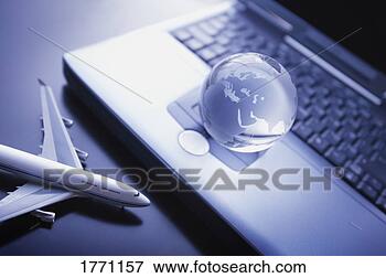 Foto - globo,  teclado, 
 avião. fotosearch 
- busca de fotos, 
imagens e clipart