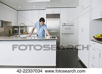 图片在线 - 打扫, 厨房, 计数器 42-22337034 - 搜