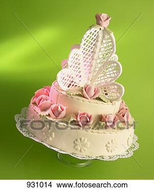 pictures of white marzipan wedding cakes