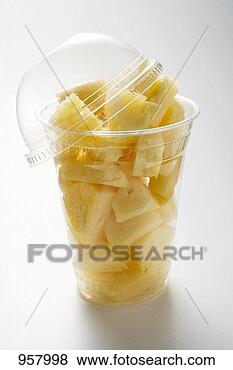 Hazır Fotoğraf - ananas, külçeler, 
plastik, deney 
şişesi. fotosearch 
- foto, resim, 
görüntü ve foto 
klipart ara