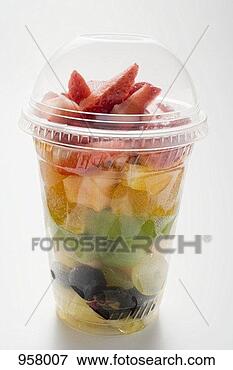Foto - fruta,  salada, 
 morangos,  plástico, 
 beaker. fotosearch 
- busca de fotos, 
imagens e clipart