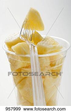 Hazır Fotoğraf - ananas, külçeler, 
plastik, deney 
şişesi. fotosearch 
- foto, resim, 
görüntü ve foto 
klipart ara