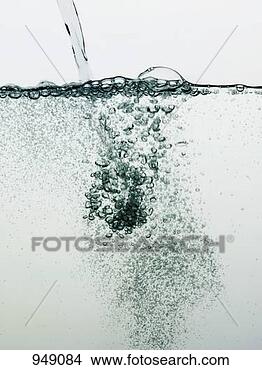 Banques de Photos - ruisseau, eau, 
entrer, eau. fotosearch 
- recherchez des 
photos, des images 
et des cliparts