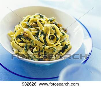 Stock Photo - tagliatelle with 
ceps and basil. 
fotosearch - search 
stock photos, 
pictures, images, 
and photo clipart