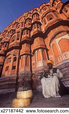 Stock Photo - india, rajastan, 
jaipur, hawa mahal, 
snake charmer. 
fotosearch - search 
stock photos, 
pictures, images, 
and photo clipart