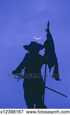 Picture - canada, quebec, 
montreal, statue, 
rear view, dusk. 
fotosearch - search 
stock photos, 
pictures, images, 
and photo clipart