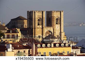 Stock Photo - portugal, lisbon, 
se cathedral and 
skyline. fotosearch 
- search stock 
photos, pictures, 
images, and photo 
clipart