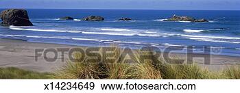 Stock Photograph - usa, oregon, samuel 
boardman state 
park, rock formation 
on beach. fotosearch 
- search stock 
photos, pictures, 
images, and photo 
clipart
