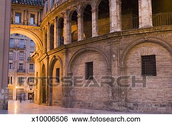 Stock Photo - spain,  valencia, 
 footbridge from 
valencia cathedral 
to basilica de. 
fotosearch - search 
stock photos, 
pictures, images, 
and photo clipart