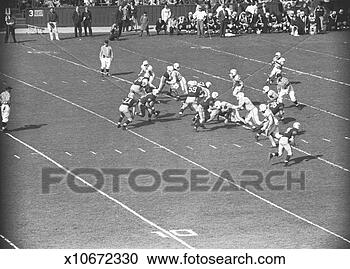 Stock Photography - american football 
match, (b&w), 
elevated view. 
fotosearch - search 
stock photos, 
pictures, images, 
and photo clipart