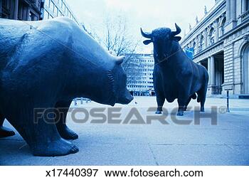 Picture - bear and bull 
sculptures outside 
the frankfurt 
stock exchange. 
fotosearch - search 
stock photos, 
pictures, images, 
and photo clipart
