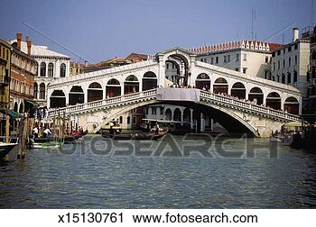 Stock Photography - tourists on gondolas, 
rialto bridge, 
venice, italy. 
fotosearch - search 
stock photos, 
pictures, images, 
and photo clipart
