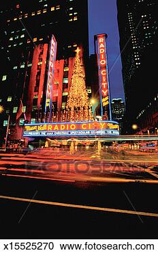 Stock Photography - radio city music 
hall at night 
in new york city, 
new york, usa. 
fotosearch - search 
stock photos, 
pictures, images, 
and photo clipart
