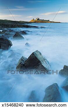 Stock Photography - dunstanburgh castle, 
northumberland, 
england, great 
britain. fotosearch 
- search stock 
photos, pictures, 
images, and photo 
clipart