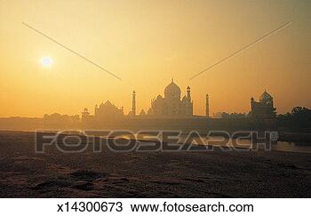 Stock Photo - taj mahal over 
the yamuna river, 
utta pradesh, 
agra, india. fotosearch 
- search stock 
photos, pictures, 
images, and photo 
clipart