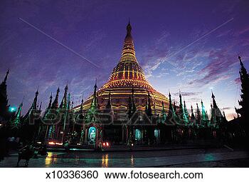 Stock Photography - swedagon temple, 
rangoon, myanmar. 
fotosearch - search 
stock photos, 
pictures, images, 
and photo clipart