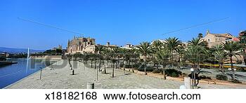 Stock Photo - parc de la mar, 
palma cathedral, 
palau de l'almudaina, 
palma, mallorca. 
fotosearch - search 
stock photos, 
pictures, images, 
and photo clipart