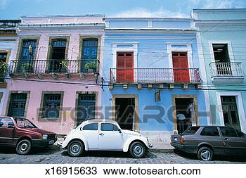 Stock Photo - terrace of multicoloured 
houses and a line 
of cars in olinda. 
fotosearch - search 
stock photos, 
pictures, images, 
and photo clipart