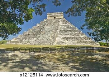 Stock Photo - 'the mayan pyramid 
of kukulkan (also 
known as el castillo) 
and ruins. fotosearch 
- search stock 
photos, pictures, 
images, and photo 
clipart