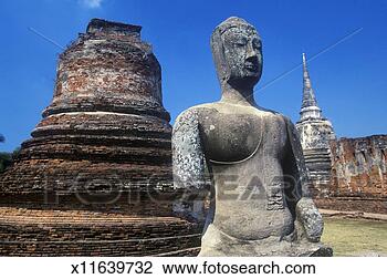 Stock Photo - 'wat chang lom 
ancient buddhist 
temple at sri 
satchanaiai historical. 
fotosearch - search 
stock photos, 
pictures, images, 
and photo clipart
