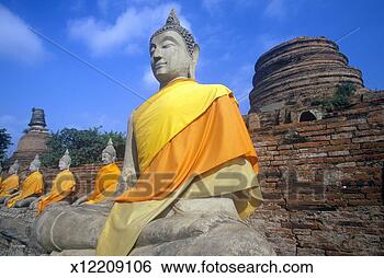 Stock Photo - 'wat chang lom 
ancient buddhist 
temple at sri 
satchanaiai historical. 
fotosearch - search 
stock photos, 
pictures, images, 
and photo clipart