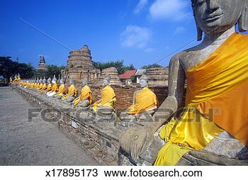 Stock Photo - 'wat chang lom 
ancient buddhist 
temple at sri 
satchanaiai historical. 
fotosearch - search 
stock photos, 
pictures, images, 
and photo clipart