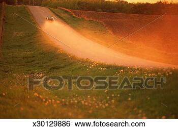Stock Illustration - people skiing 
down a ski slope. 
fotosearch - search 
clipart, illustration, 
drawings and vector 
eps graphics images