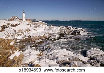 Stock Photo - usa, maine, portland 
head lighthouse 
and snowy landscape, 
winter. fotosearch 
- search stock 
photos, pictures, 
images, and photo 
clipart