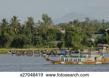 Stock Photograph - vietnam, hue, 
boats on perfume 
river. fotosearch 
- search stock 
photos, pictures, 
images, and photo 
clipart