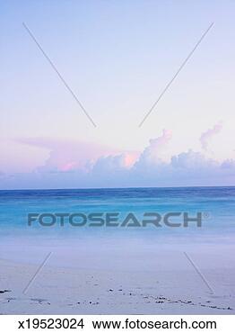 Stock Photo - bahamas, turks 
and caicos islands, 
tropical beach 
at dawn. fotosearch 
- search stock 
photos, pictures, 
images, and photo 
clipart