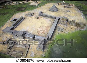Stock Photo - architectural 
model of mayan 
ruins at chichen-itza, 
 yucatan. fotosearch 
- search stock 
photos, pictures, 
images, and photo 
clipart