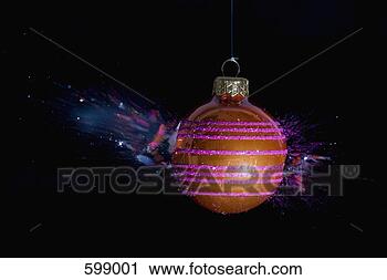 Arquivo de Fotografia - explodindo,  natal, 
 bauble. fotosearch 
- busca de fotos, 
imagens e clipart