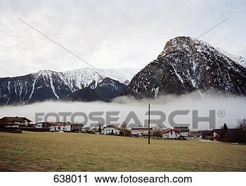 Arquivo de Fotografia - cidade,  austríaco, 
 alpes. fotosearch 
- busca de fotos, 
imagens e clipart