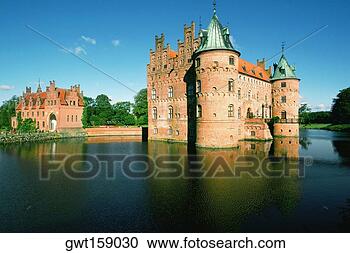 Stock Photography - reflection of 
a castle in water, 
egeskov castle, 
funen county, 
denmark. fotosearch 
- search stock 
photos, pictures, 
images, and photo 
clipart