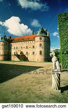 Stock Photography - statue in the 
courtyard of a 
castle,  egeskov 
castle,  funen 
county. fotosearch 
- search stock 
photos, pictures, 
images, and photo 
clipart