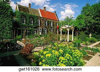 Stock Photo - garden in front 
of a building, 
 botanical garden, 
 leiden university. 
fotosearch - search 
stock photos, 
pictures, images, 
and photo clipart