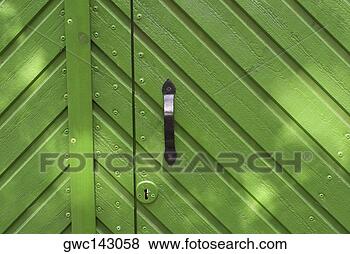 close-up-wooden-door_~gwc143058.jpg