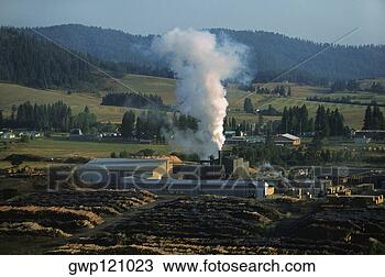 Banco de Imagem - grande,  comercial, 
 sawmill,  idaho, 
 eua. fotosearch 
- busca de fotos, 
imagens e clipart