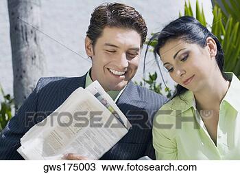Banco de Imagem - close-up,  homem 
negócios,  executiva, 
 sorrindo. fotosearch 
- busca de fotos, 
imagens e clipart