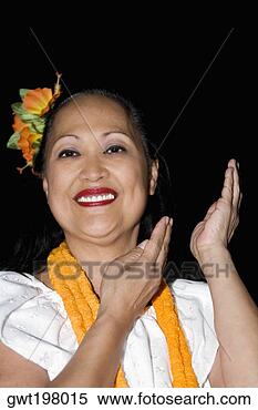 Banco de Imagem - retrato,  maduras, 
 mulher,  hula, 
 dançar,  sorrindo. 
fotosearch - busca 
de fotos, imagens 
e clipart