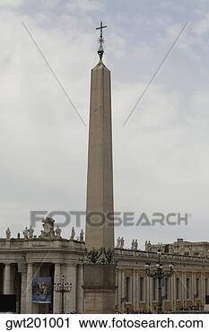obelisk-front-church_~gwt201001.jpg