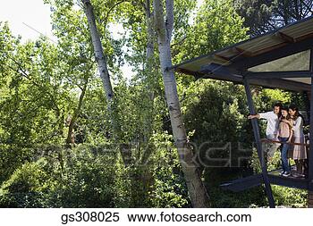 Banco de Imagem - eco-amigável, 
 casa,  madeiras. 
fotosearch - busca 
de fotos, imagens 
e clipart
