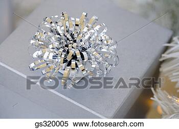 Stock Image - bow on gift. fotosearch 
- search stock 
photos, pictures, 
images, and photo 
clipart